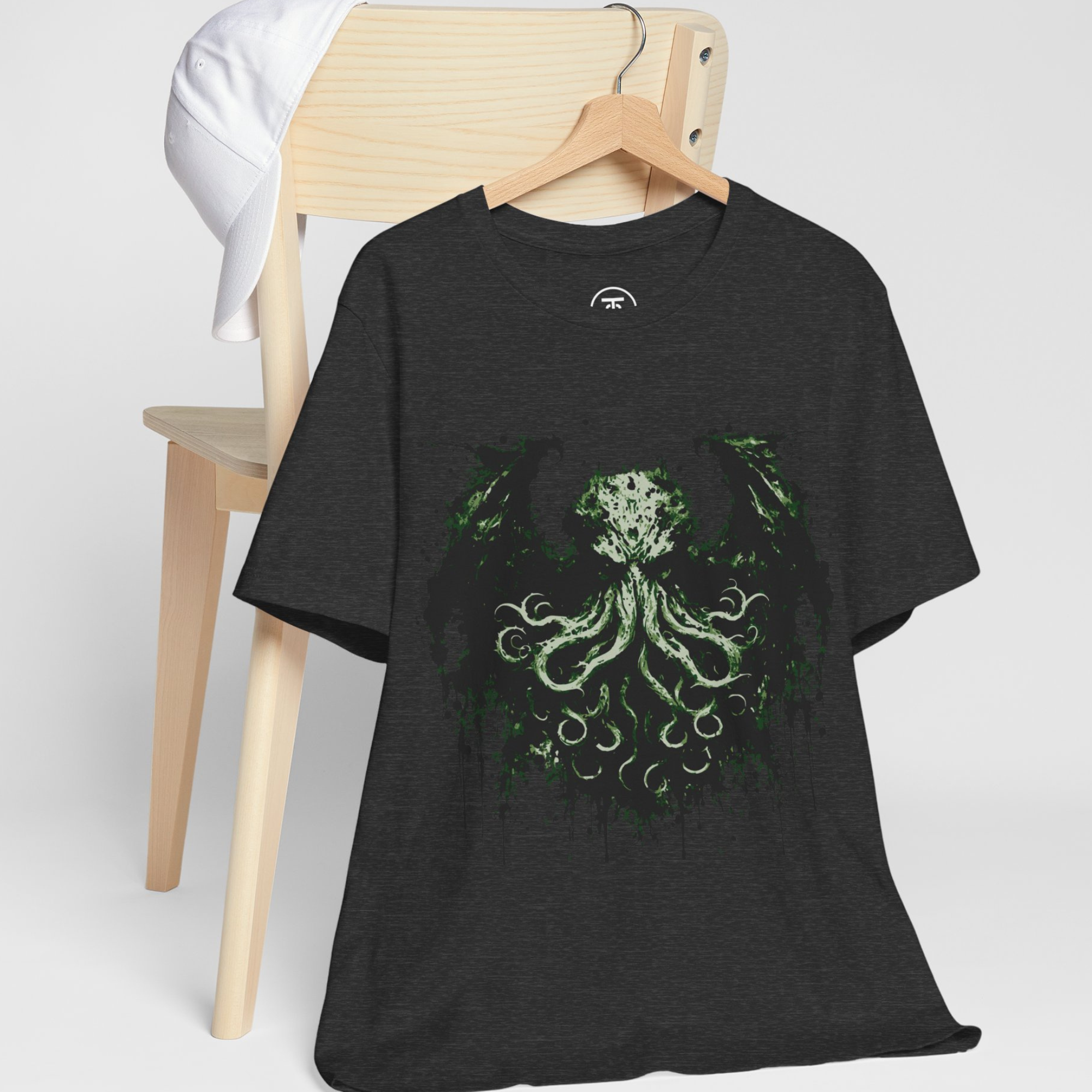 "Unisex Cthulhu t-shirt in Comfort Colors cotton, horror-inspired graphic for anime otaku"