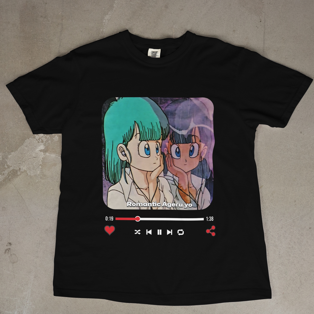 Close view of the Bulma anime screenshot and the Vaporwave filter effect on the T-shirt.